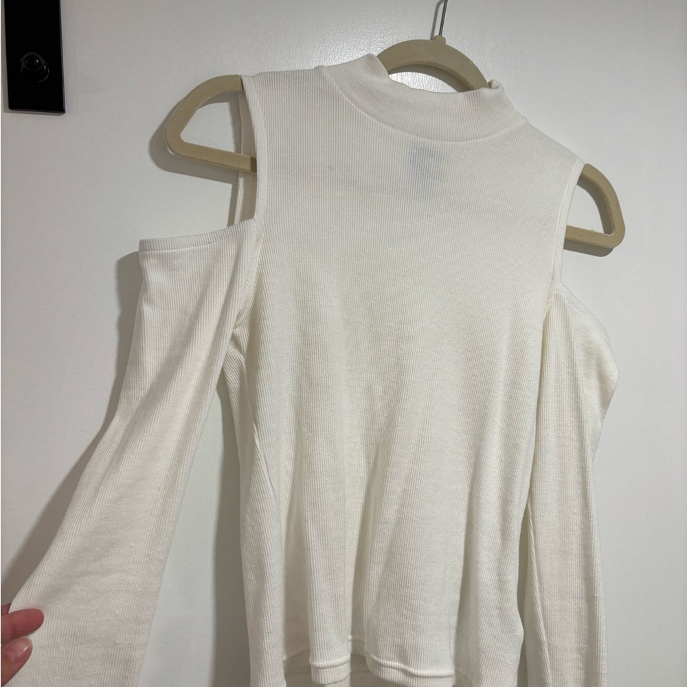 Mockneck Rib Cold Shoulder Top - Picture 6 of 10